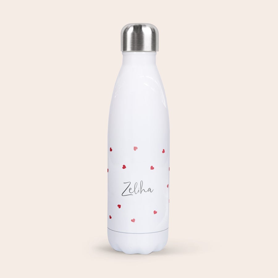 Personalised insulated water bottle in white, printed with the name Zeliha and red hearts, to stay hydrated.
