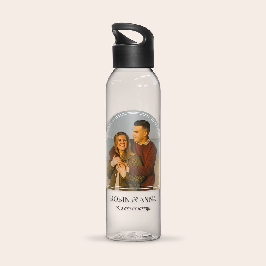 Personalized water bottle printed with a photo of Robin and Anna and custom text You are amazing